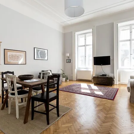 Apartment King Rustik & Budapest